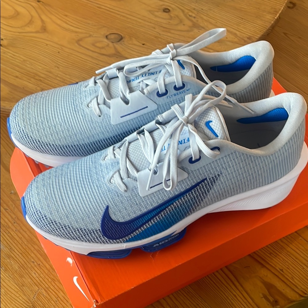 Nike Men’s Blue grey and White golf shoes